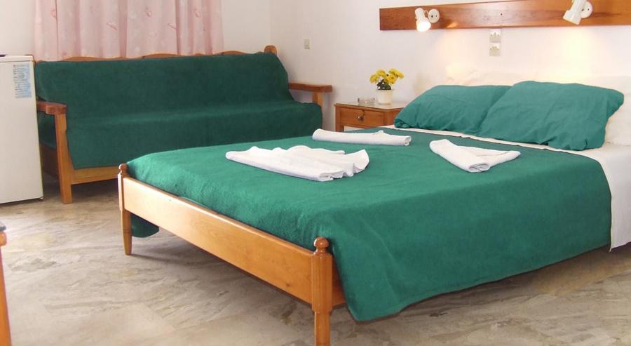 Eleftheria Hotel Agia Marina Esterno foto