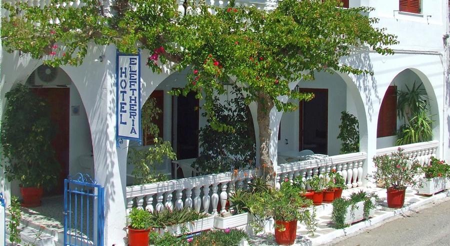 Eleftheria Hotel Agia Marina Esterno foto