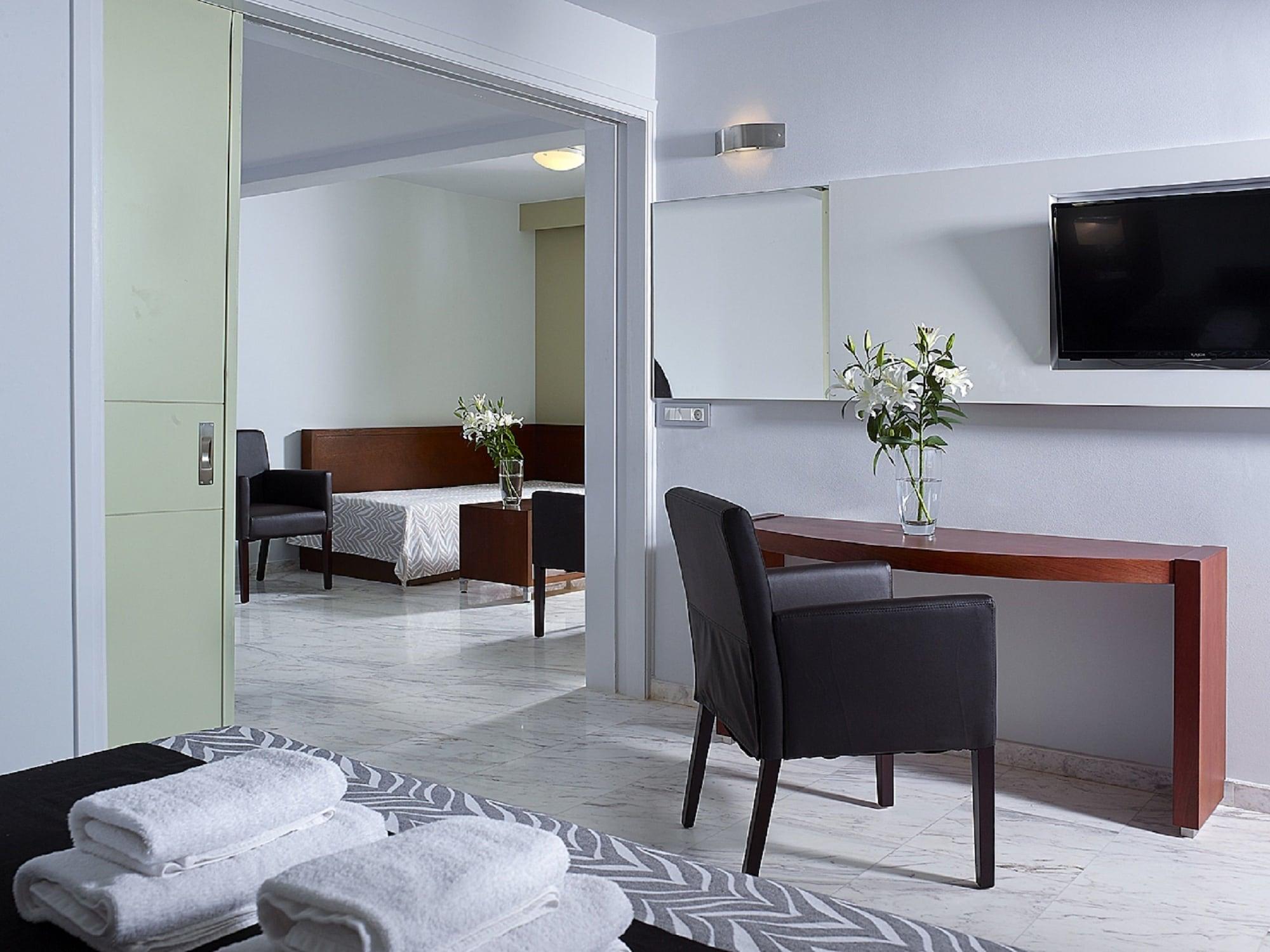 Eleftheria Hotel Agia Marina Esterno foto