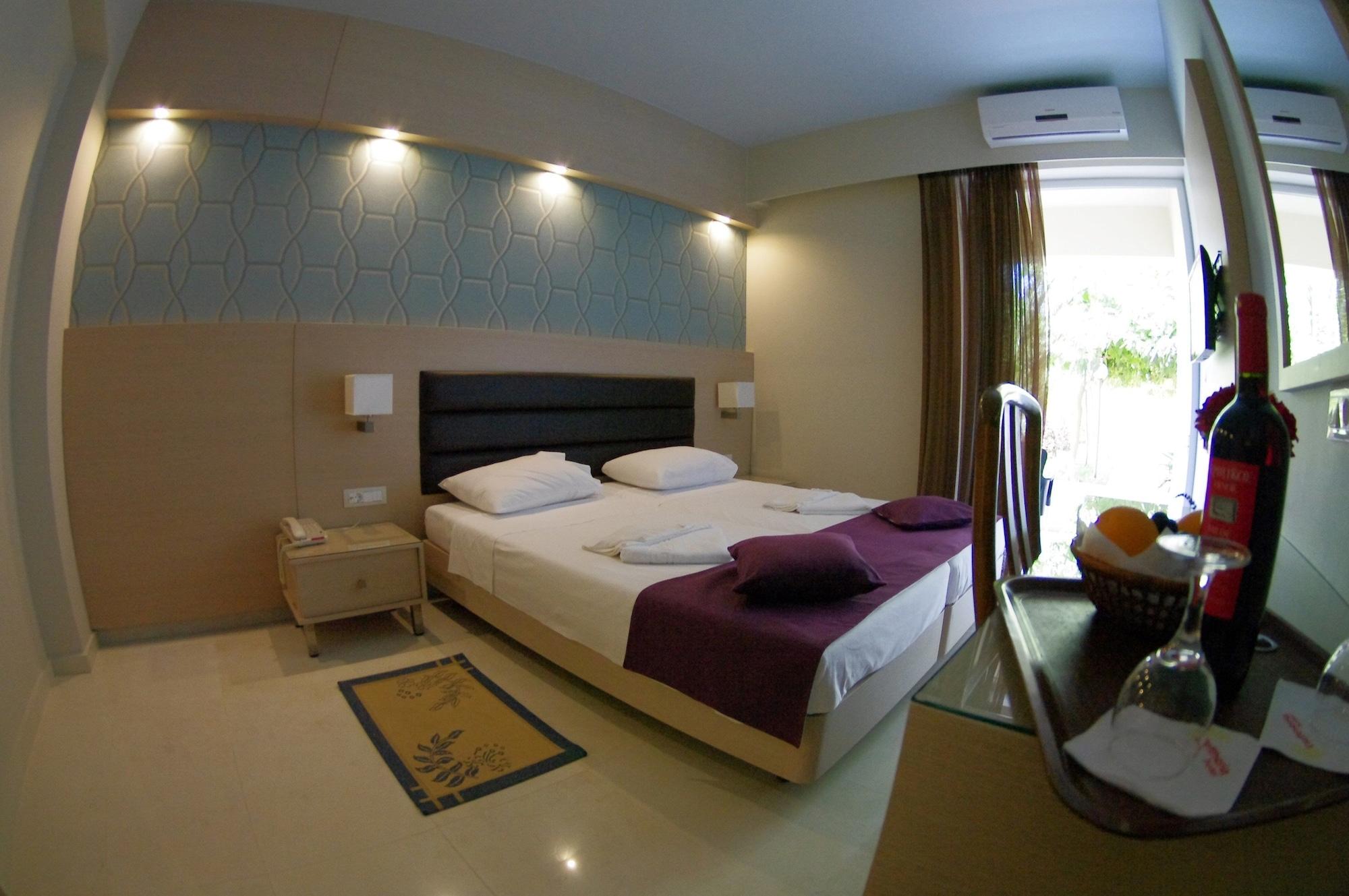 Eleftheria Hotel Agia Marina Esterno foto