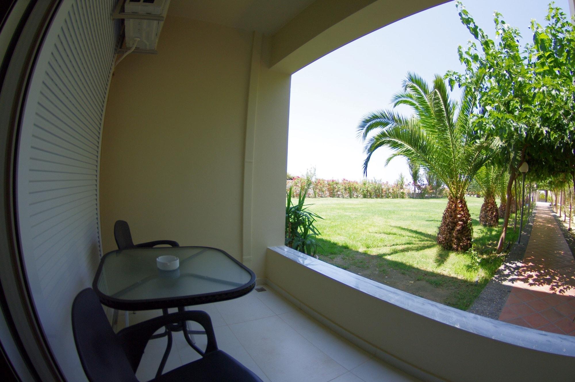 Eleftheria Hotel Agia Marina Esterno foto
