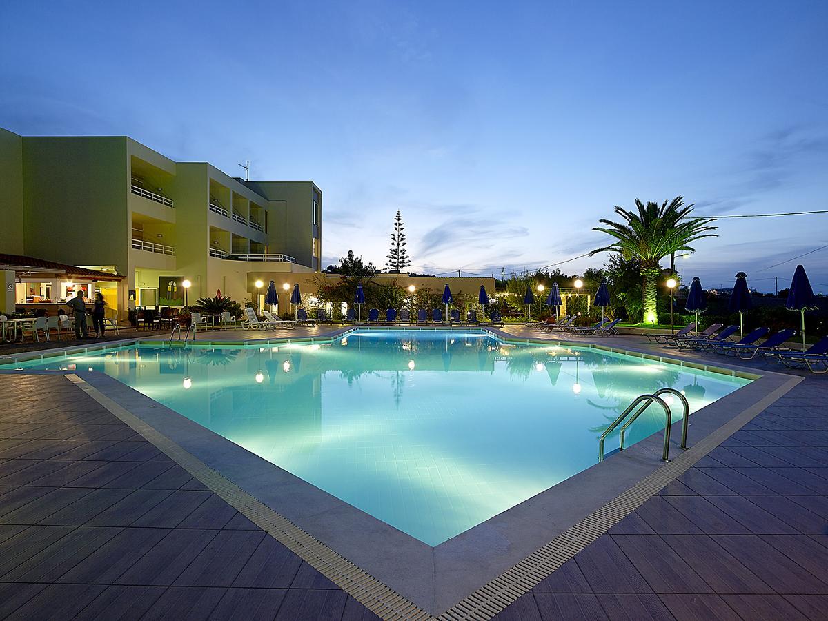 Eleftheria Hotel Agia Marina Esterno foto