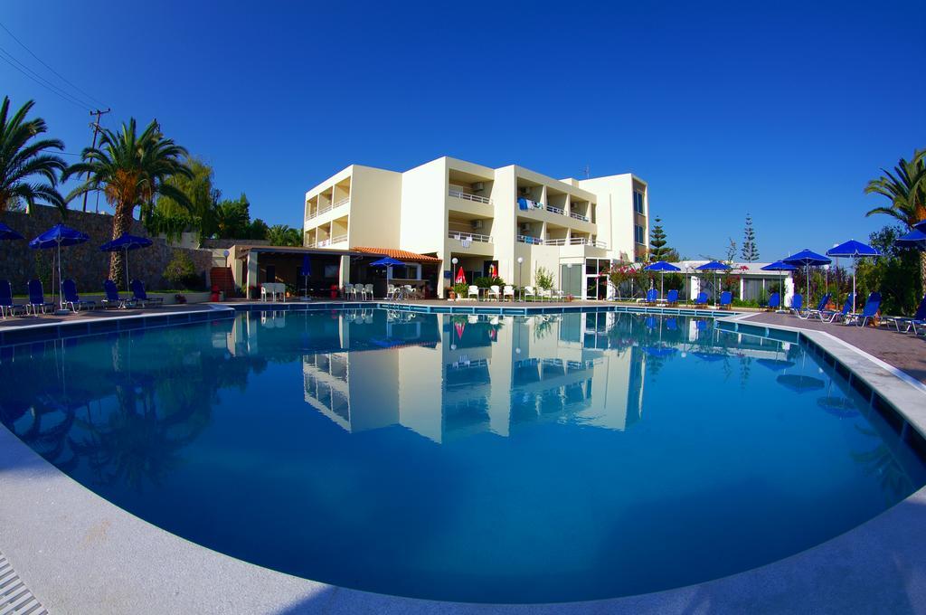 Eleftheria Hotel Agia Marina Esterno foto